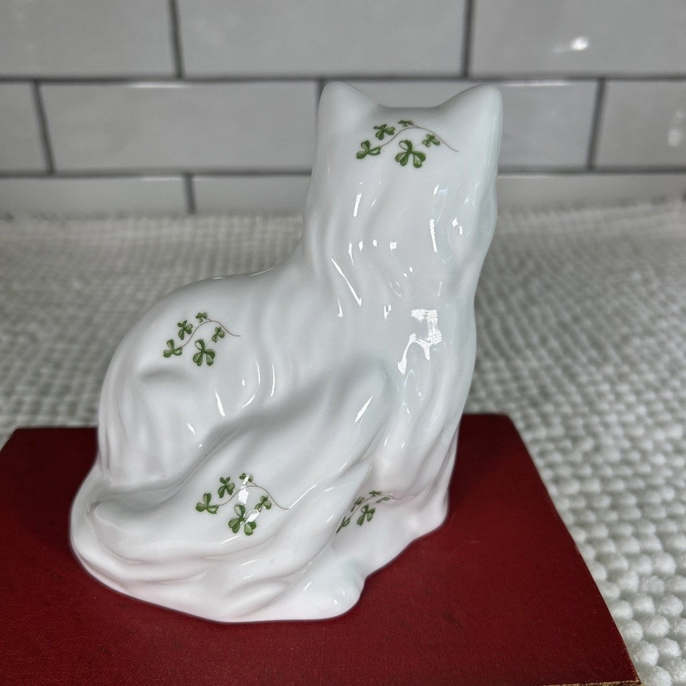 Vintage Irish Royal Tara Bone China White Cat Shamrocks Gold Accents Marked - Picture 7 of 7
